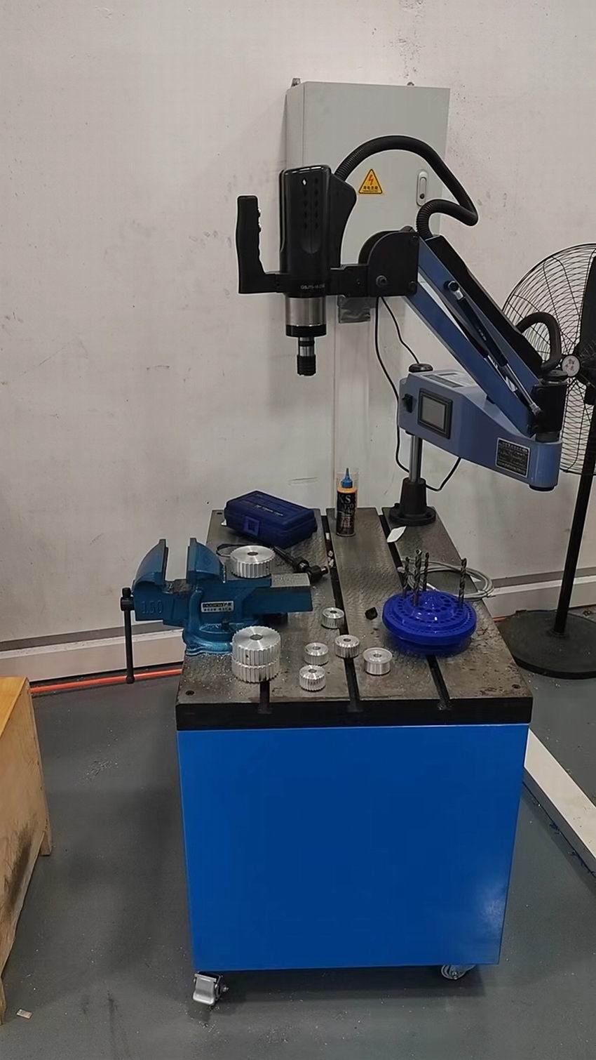 伺服电动攻丝机